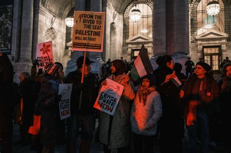 Pro-Palestinian protesters shout 'Long live Hamas' at Jewish couple in NYC