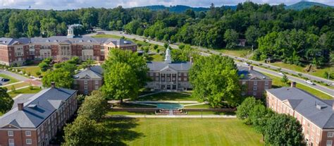 Radford University Packing & Move-In Checklist - Campus Arrival