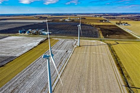 Ukrainian wind farm finishes first step of construction. - UBN