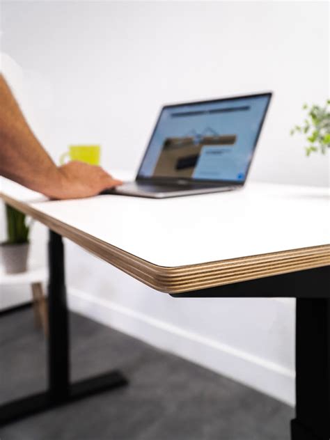 Plywood Edge Desk - Direction Desk