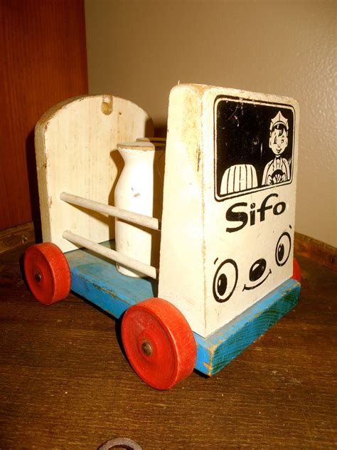 SIFO MILK TRUCK / Vintage wooden toy