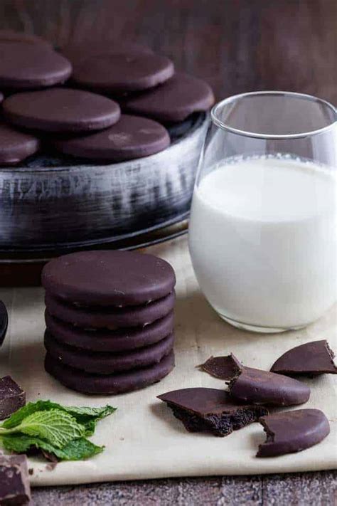 Homemade Thin Mints Recipe | Baked by an Introvert