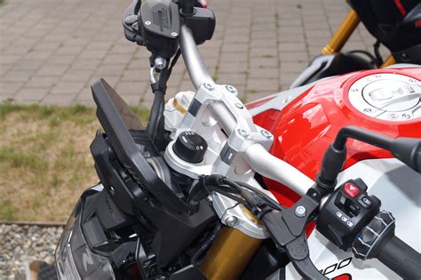 Handlebar Risers for BMW F900R & F900XR | Motorcycle Accessory Hornig | Parts for your BMW Motorrad