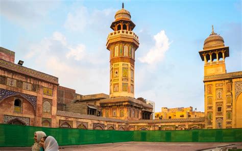 Wazir Khan Mosque, Lahore: History, Architecture, Interior & More! | Zameen Blog