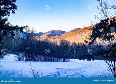 Snowy Mountain View in Vermont Stock Image - Image of snowboarding ...