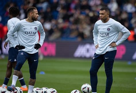 Neymar Causes Stir At PSG, Risks Upsetting Mbappe Again | Soccer Laduma