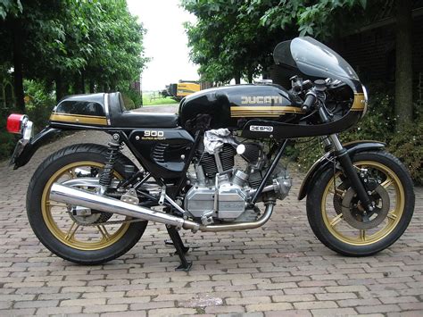 Ducati 900SS | Ducati, Ducati 900ss, Ducati cafe racer