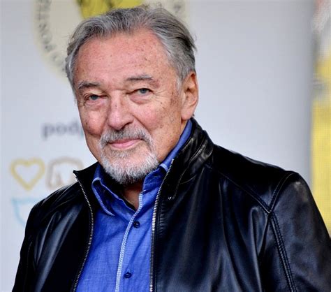 Karel Gott, the Most Popular Czech Singer, Dies at the Age of 80 – Brno ...