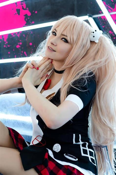 Junko Enoshima by Snejinochi on DeviantArt | Amazing cosplay, Cosplay anime, Epic cosplay