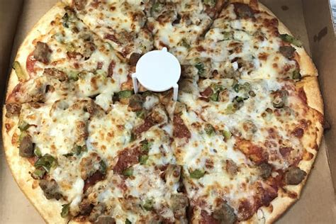 Best Pizza in Kalamazoo, MI: 15 Top Pizzerias! (2024)