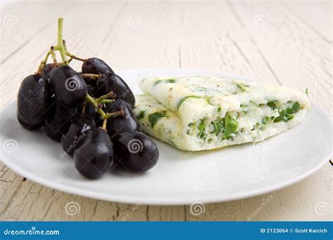 Egg White and Spinach Omelet Stock Photo - Image of purple, white: 2123064