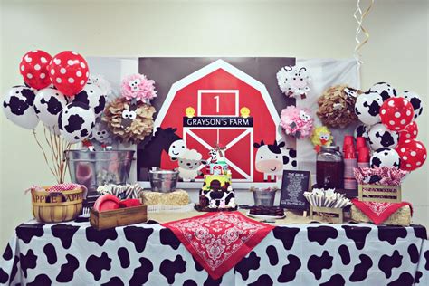 Barnyard Themed First Birthday Party ~ Everything Home Magazine