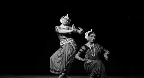 A walk through India: the famous classical Indian dance forms and their ...