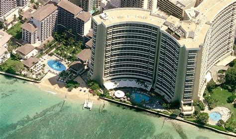 Sheraton Waikiki Hotel review.