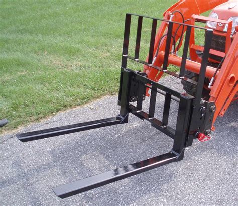 Earth & Turf introduces pallet forks for Kubota loaders | Total ...