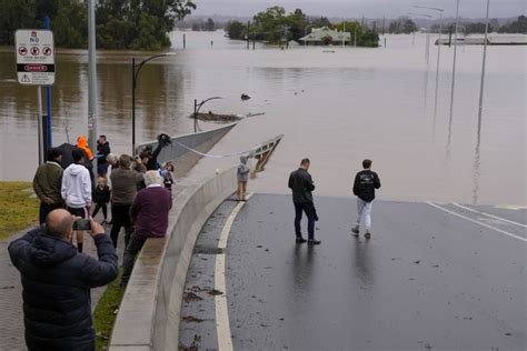 Sydney floods affect 50,000 around Australia’s largest city