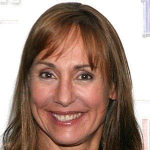 Laurie Metcalf - Age, Family, Bio | Famous Birthdays