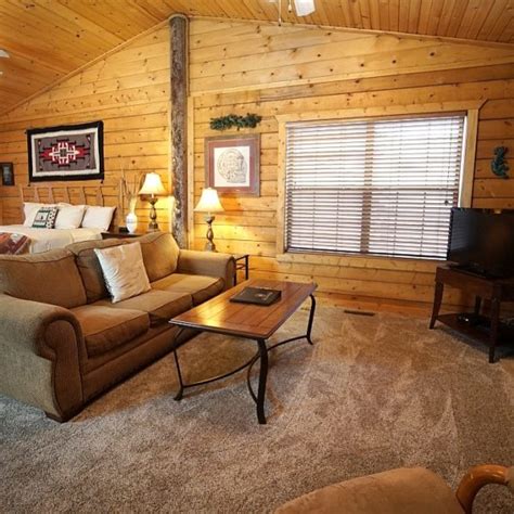 Cabins at Grand Mountain - 1 Bedroom Cabin (Studio-Style) - Branson Travel Office