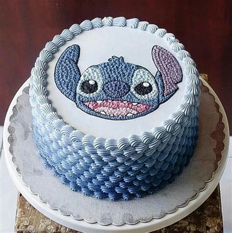 É pedir muito ganhar um bolo assim de aniversário? | Lilo and stitch ...