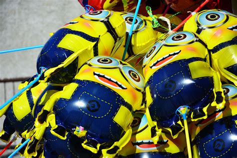 Minion-Balloons - GoBigEmma