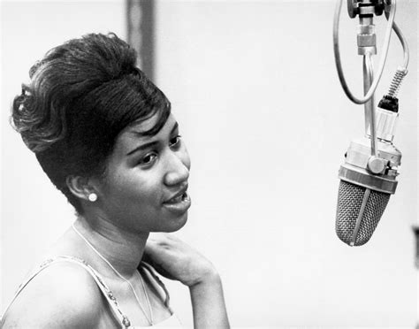 20 Stunning Black and White Portraits of a Very Young Aretha Franklin in the 1960s ~ Vintage ...