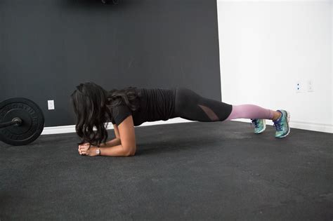 3 Plank Positions You Should Try For PLANKSGIVING - EventCurious