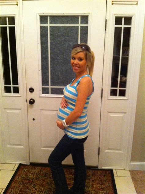 KELLY HAS A BELLY: 26 WEEKS PREGNANT!