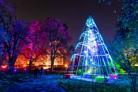 Brooklyn Botanic Gardens Lightscape Makes the Holidays Shine 2022 – New York Family