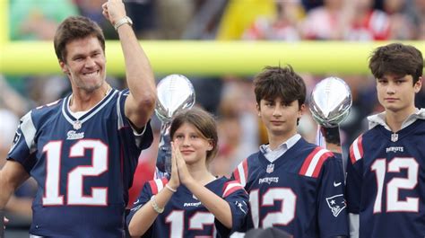 Tom Brady Explains How He Handles Juggling Fame With Three Kids - Men's ...