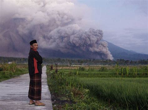 Residents are evacuating as Indonesian volcano Mount Semeru has erupted ...