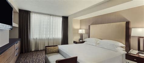 Hilton Salt Lake City Center Hotel, UT - Deluxe Suite | City center ...