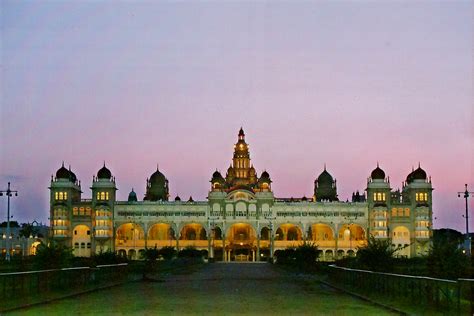 File:Mysore Palace at dusk.jpg - Wikipedia, the free encyclopedia