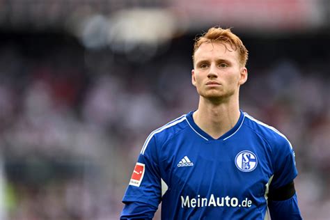 Sepp van den Berg back in training with Schalke 04 after four months out