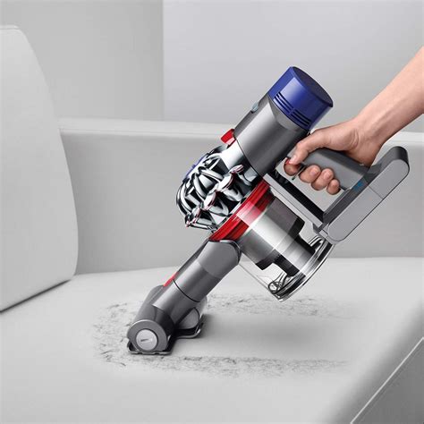 Dyson V8 Animal Review | Vacuum Cleaners