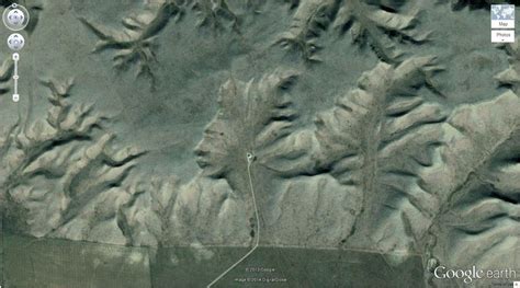 The Badlands Guardian, Walsh, Alberta, Canada.jpg - Разговоры о разном ...