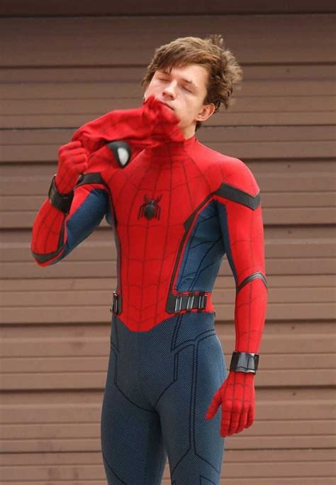 Spider Man Tom Holland Wallpaper - KoLPaPer - Awesome Free HD Wallpapers