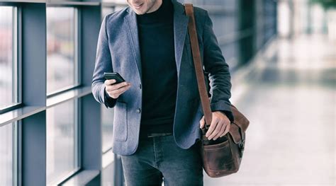 Men's Guides: How To Wear A Sling Bag | Crossbody Bag For Men