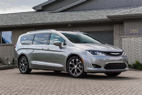 2020 Chrysler Pacifica and Pacifica Hybrid Get Big Updates and Simpler ...