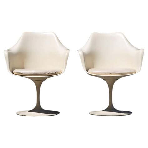 Eero Saarinen Furniture: Tulip Chairs, Tables & More - 336 For Sale at ...