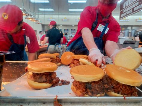 Sampling the best of the Beaver: 7 things I tried at Buc-ee’s in Daytona