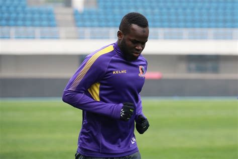 Cheick Tiote, former Newcastle United midfielder, dies during training in China: Twitter reaction