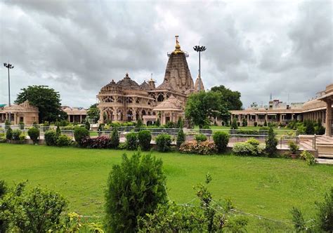 the Divine: How to Explore Seth Sanwaliya at Chittorgarh