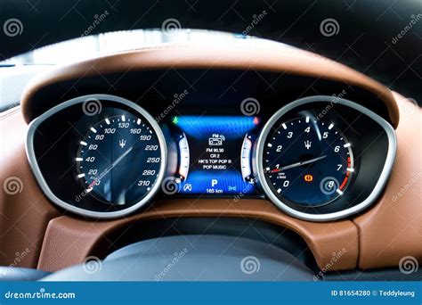 Maserati Ghibli S Dashboard Editorial Image - Image of maserati, family ...