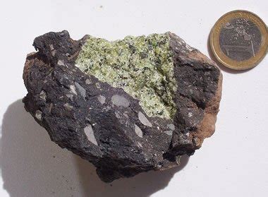 Peridotite: Igneous Rock - Pictures, Definition & More