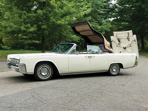 1964 Lincoln Continental Convertible | Hershey 2018 | RM Sotheby's