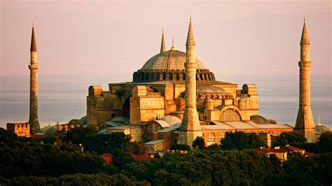 The Stunning Hagia Sophia Museum, Istanbul, Turkey - Traveldigg.com