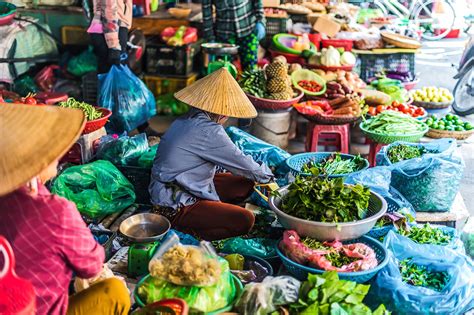 5 Best Local Markets in Hanoi - Where to Go Shopping like a Local in ...