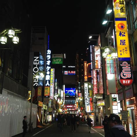 Tokyo's Nishi Shinjuku at night: Kabukicho, Love sculpture and Hello Kitty | CandyflossOverkill