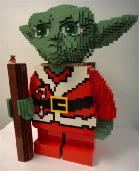 Giant LEGO Santa Yoda Build Kicks Off Today in Union Square - 7x7 Bay Area