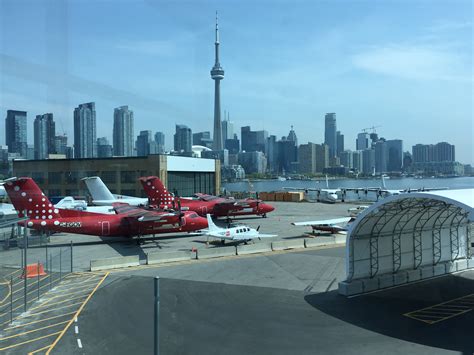 Billy Bishop: Flying Into Toronto's Other Airport - Pizza In Motion